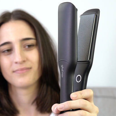 Creating kinks with the NEW ghd Max straightener